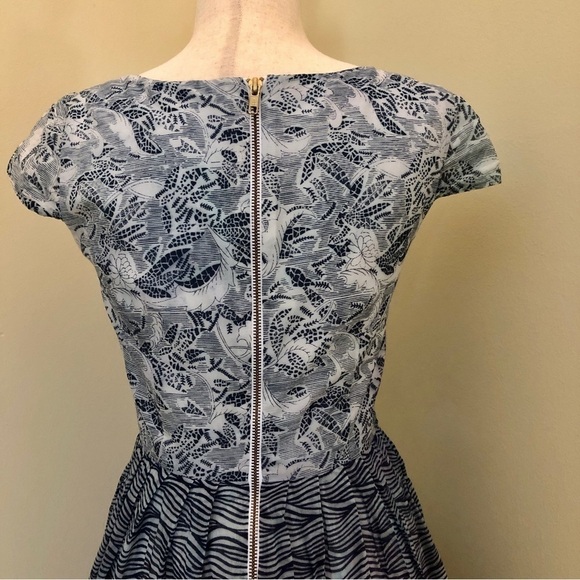 Anthropologie. Corey Lynn Calter. Fit & Flare Dress. Blue & Cream. Size 4 - Picture 6 of 12